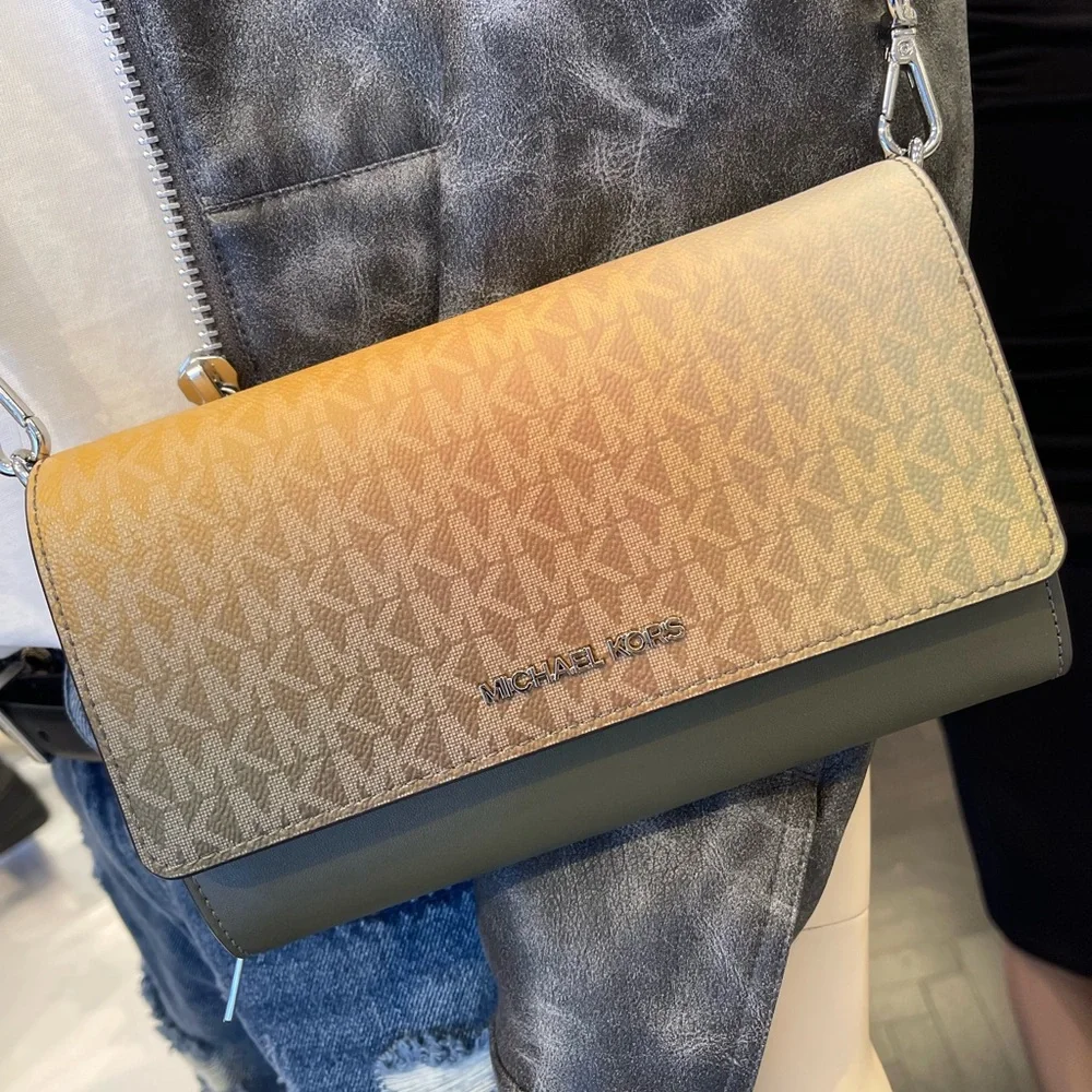 MICHAEL KORS Jet Set Large Ombré Signature Logo Crossbody Bag
Olive Multi 
NWT - Picture 13 of 16